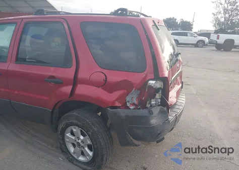 2005 Ford Escape Xlt from USA, damaged, VIN 1FMCU03105DA26924